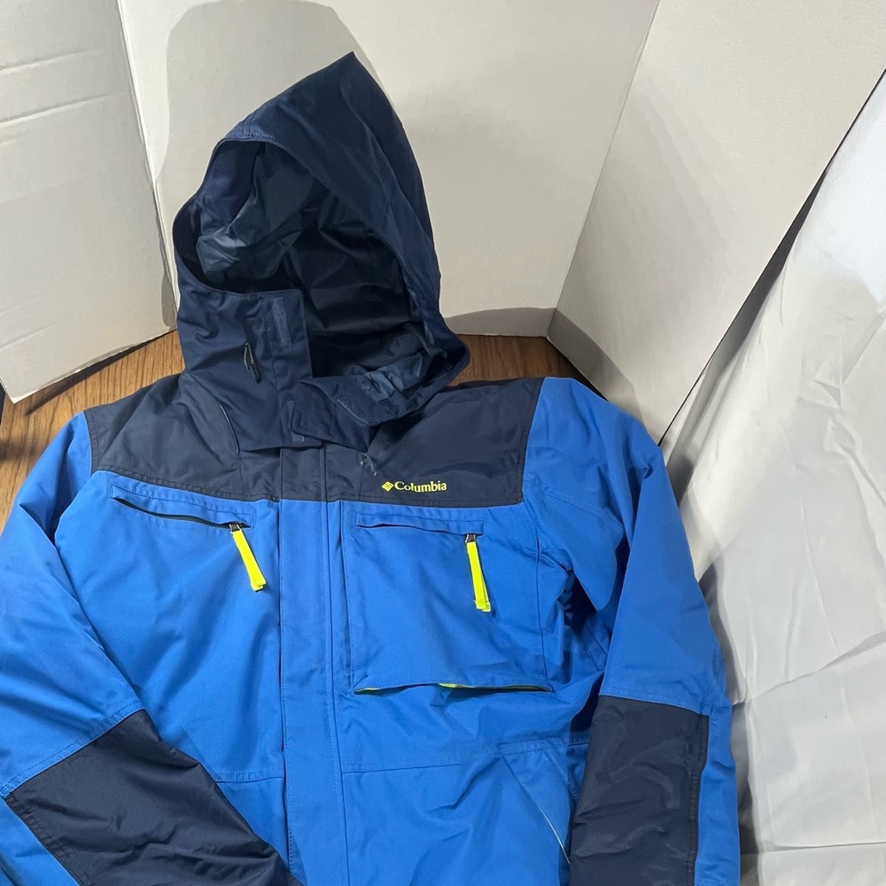Columbia Men’s Blue and Navy Ski Jacket with Yellow Accents 69724